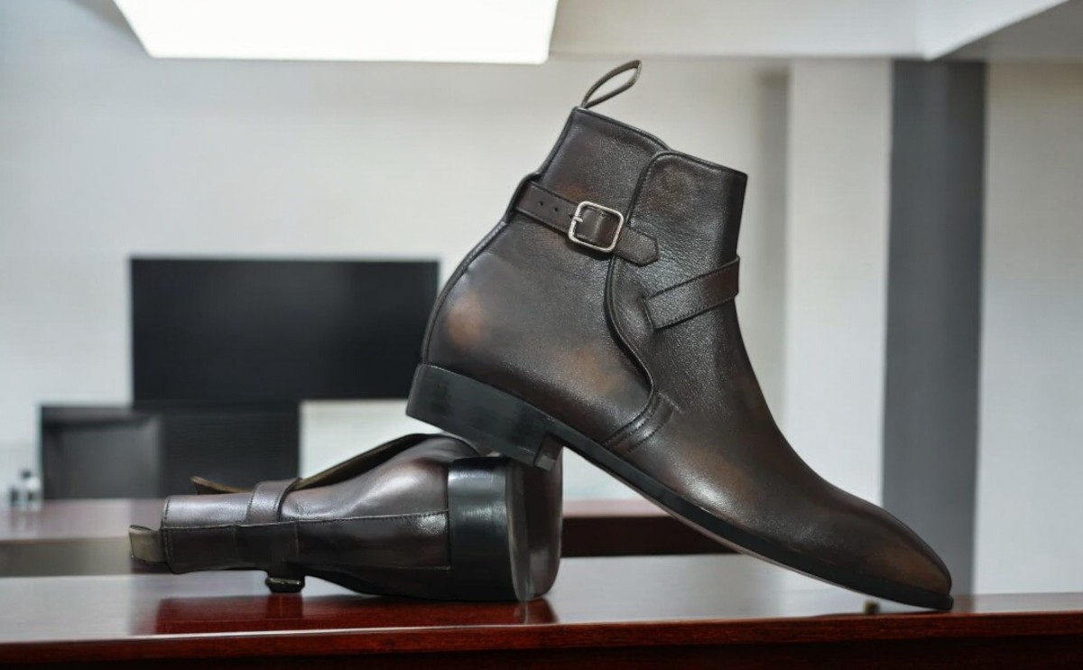 The History and Craftsmanship of Handmade Leather Chukka Boots